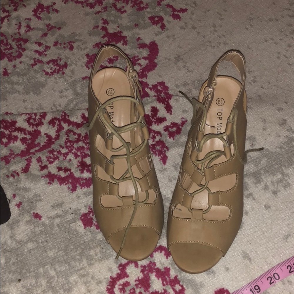 Heels - Picture 3 of 3